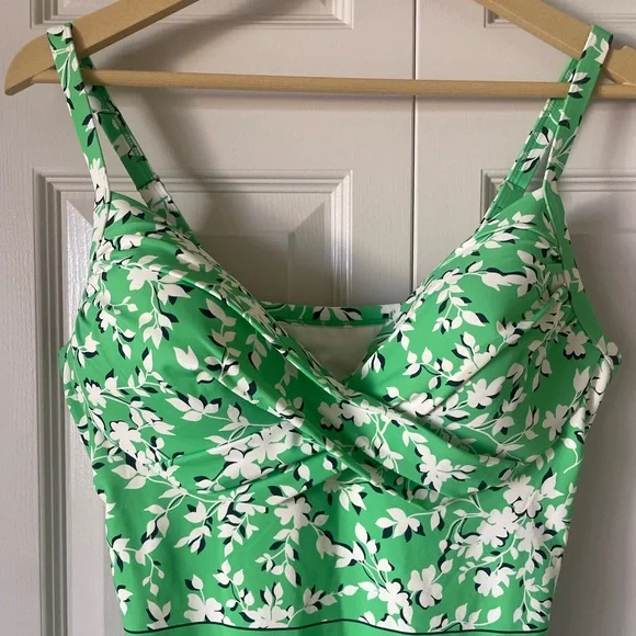 Lands' End | Green White Swimsuit. Sweetheart Neckline. Size 12. Flattering - Picture 2 of 7